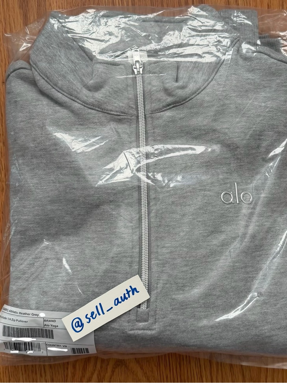 Alo Yoga Quarter-Zip Pullover Black & Grey -NEW❗️only $135 offers accepted - Picture 4 of 6